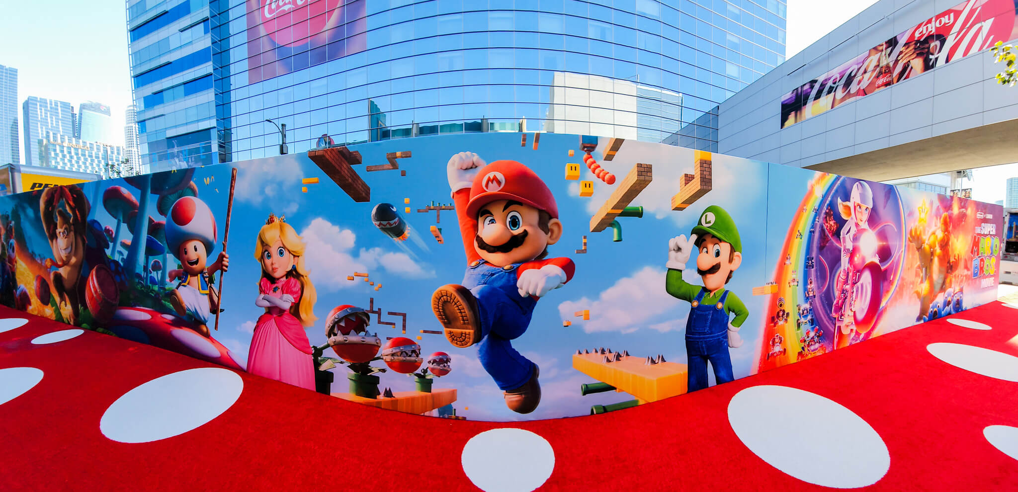 Super Mario Bros Premiere Media Wall Installation (3)